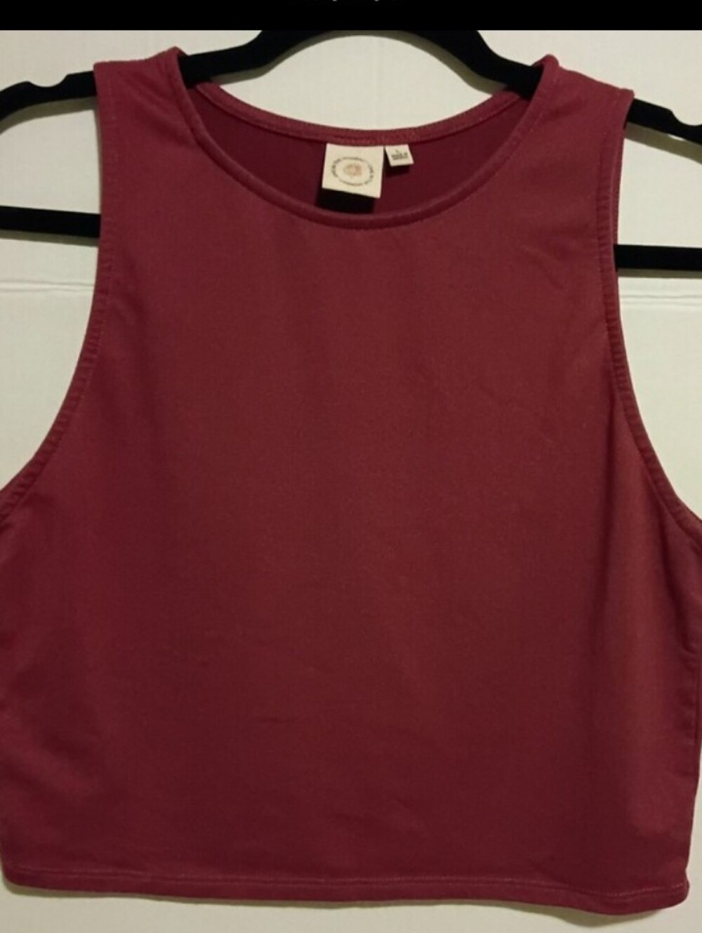 LIVE IN THE MOMENT   Maroon Crop Tank Top EUC